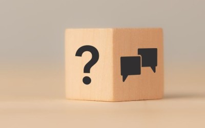 Question mark and dialogue icon
